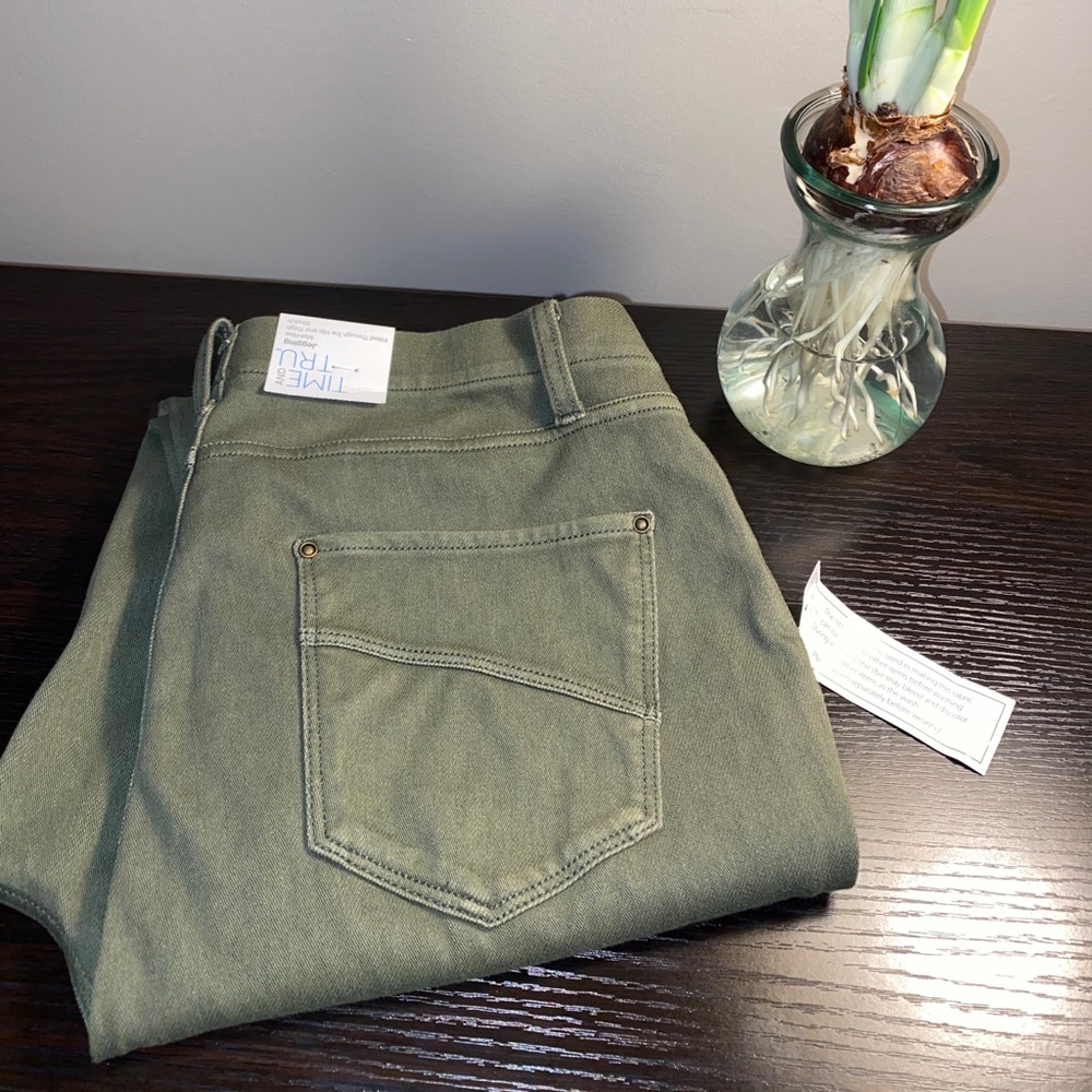 Time & Tru Jeggings - Green